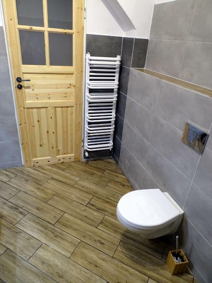 Mur 4 - Apartament z ogródkiem. Torun Exterior foto